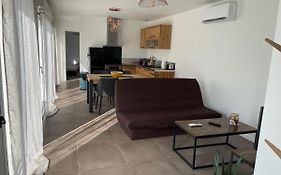 Maison Fleurs de Lys, climatisée, WiFi et Parking Privée Gratuit, Lave-Linge, Vernon Giverny