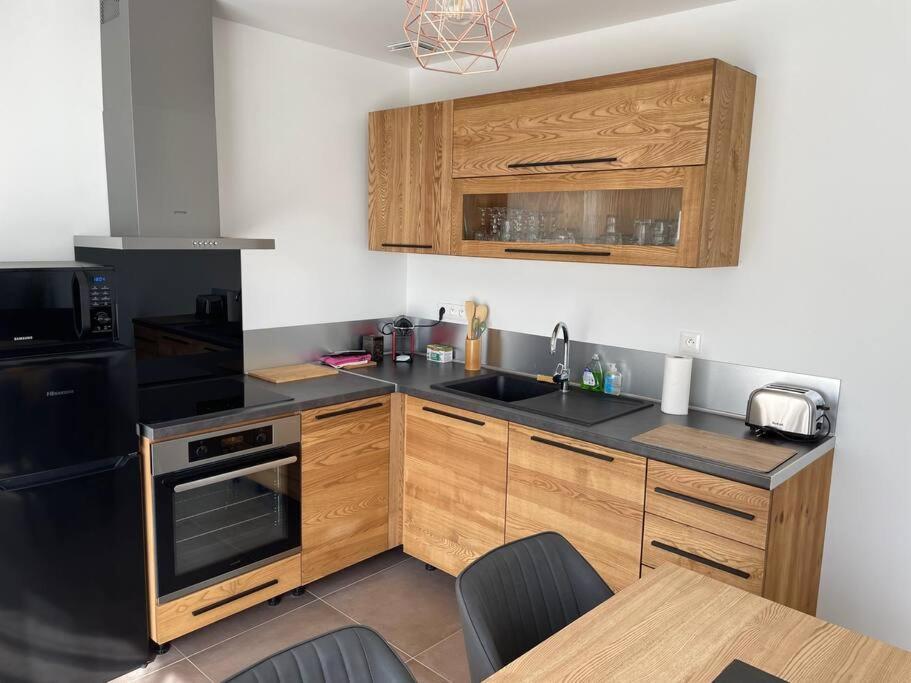 Maison Fleurs de Lys, climatisée, WiFi et Parking Privée Gratuit, Lave-Linge, Vernon Giverny Exterior foto